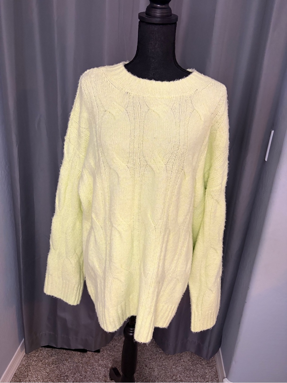 220. American Eagle Soft Cable Knit Women's Sweater - Neon Yellow, Size XL